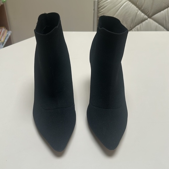 CUSHIONAIRE Women's Genie Stretch Knit Heel Bootie Memory Foam padding, size 8.5 - Picture 7 of 14